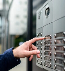 Pourquoi installer un interphone à Aubagne pour votre maison ?